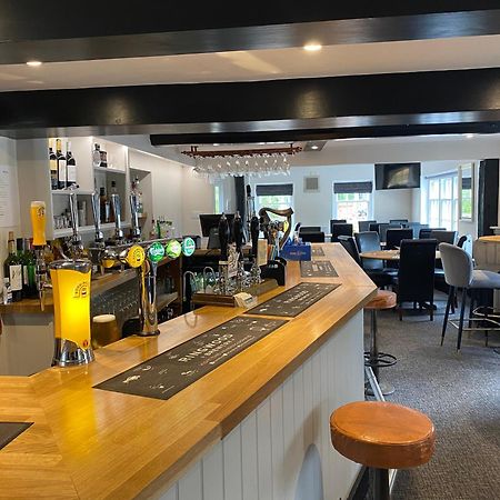 The New Wheel Inn Lymington Esterno foto