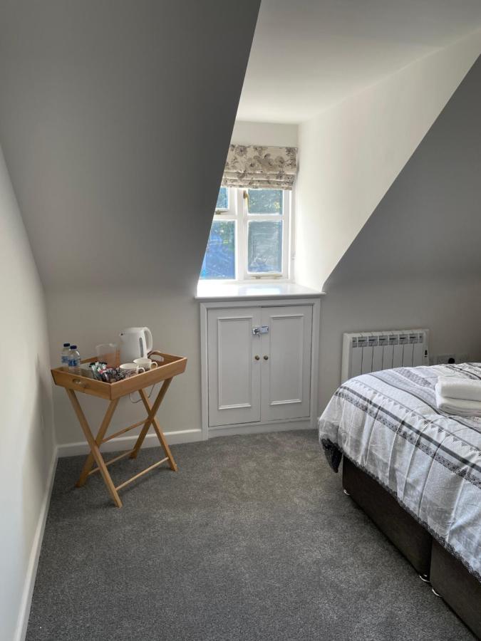 The New Wheel Inn Lymington Esterno foto