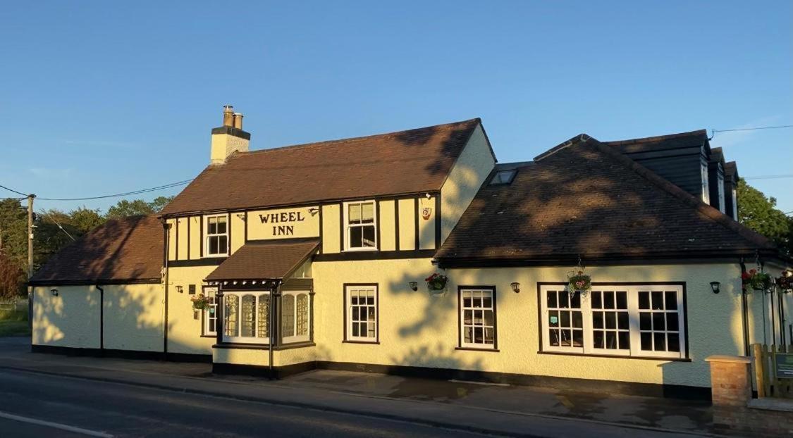 The New Wheel Inn Lymington Esterno foto