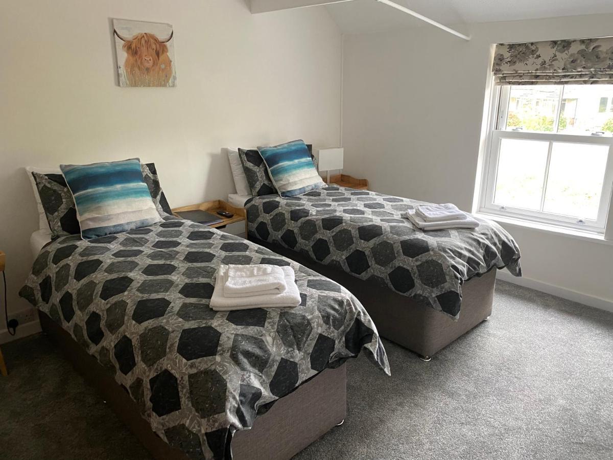 The New Wheel Inn Lymington Esterno foto