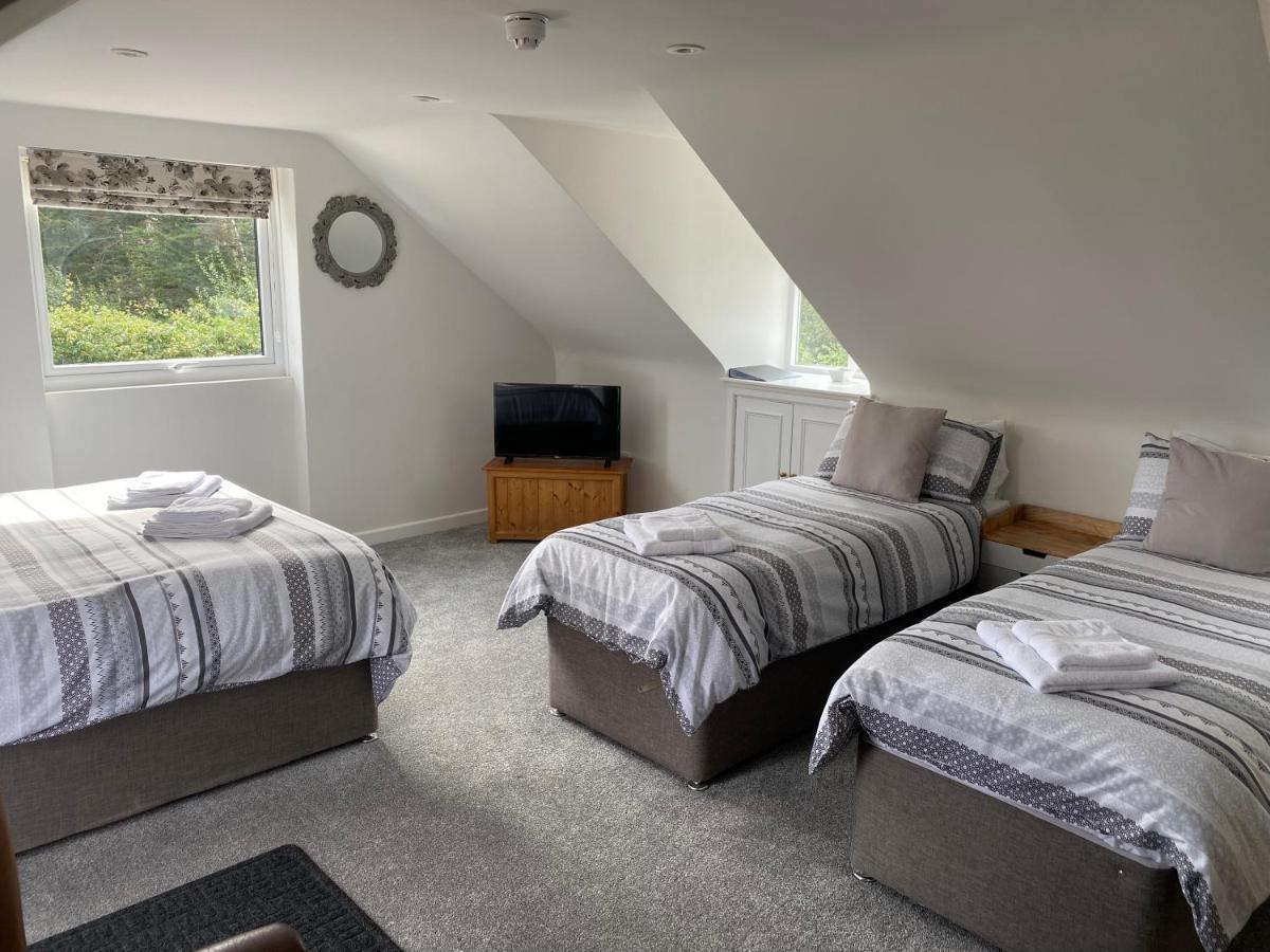 The New Wheel Inn Lymington Esterno foto