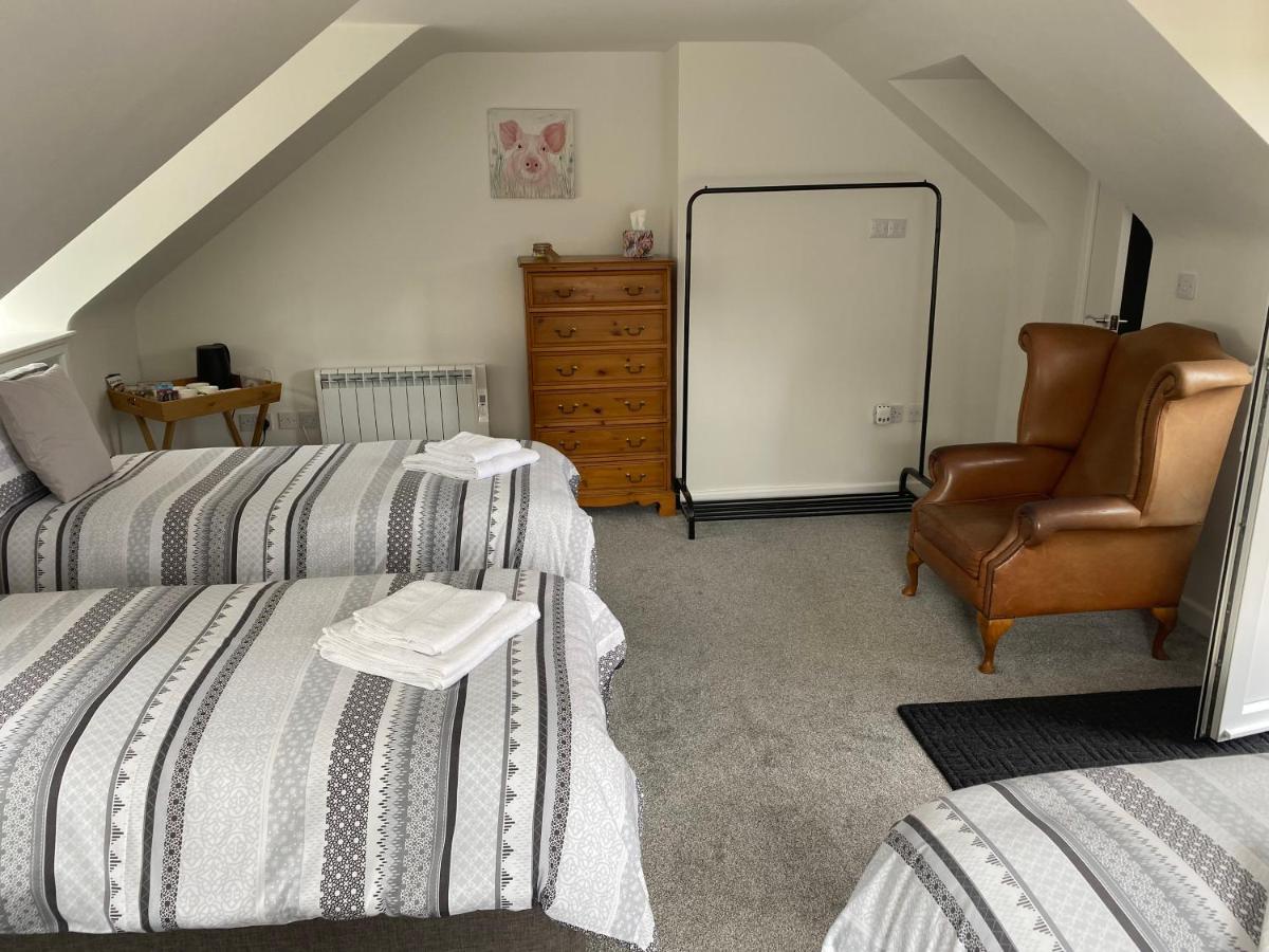 The New Wheel Inn Lymington Esterno foto