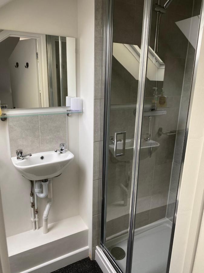 The New Wheel Inn Lymington Esterno foto
