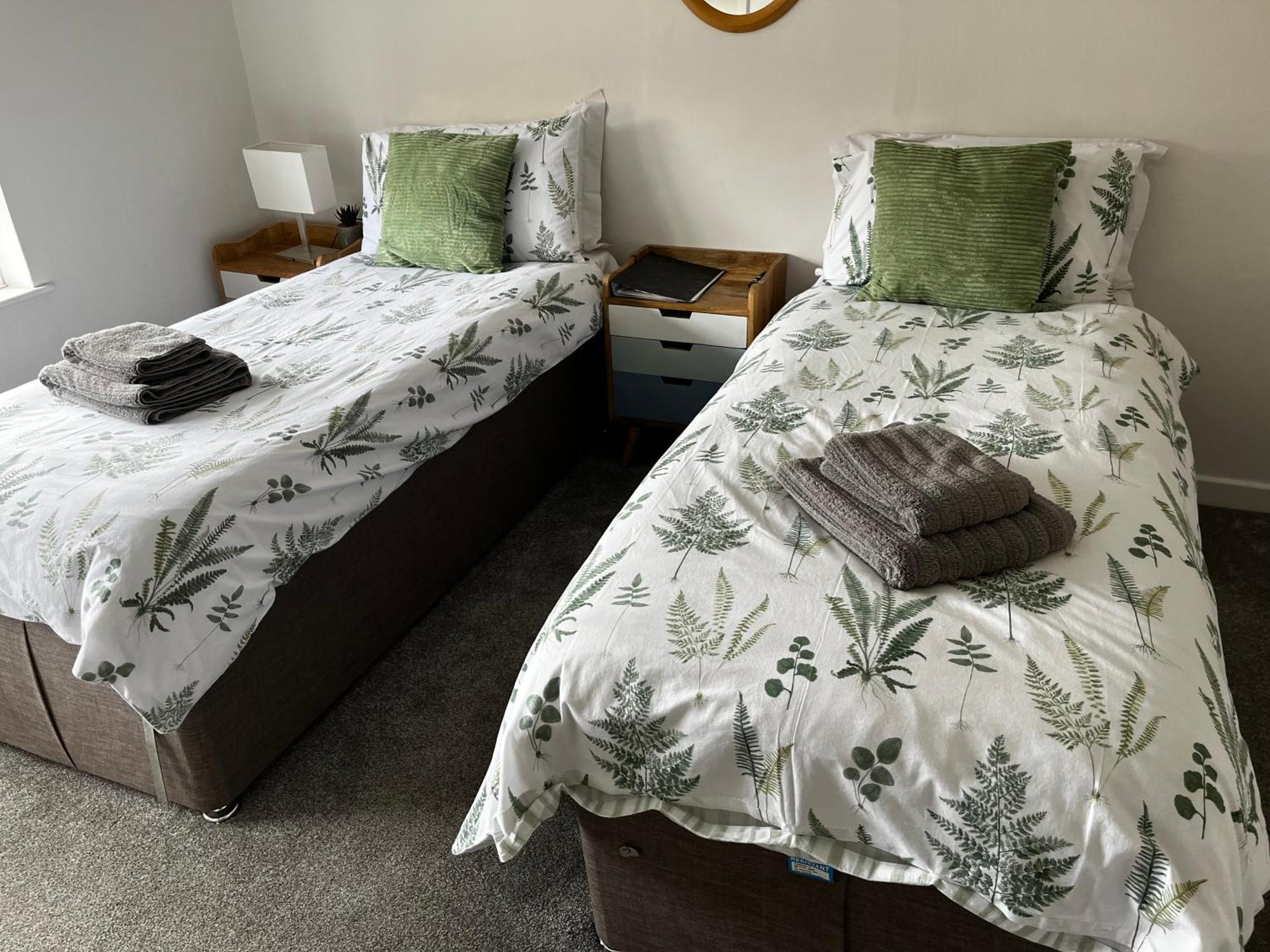 The New Wheel Inn Lymington Esterno foto